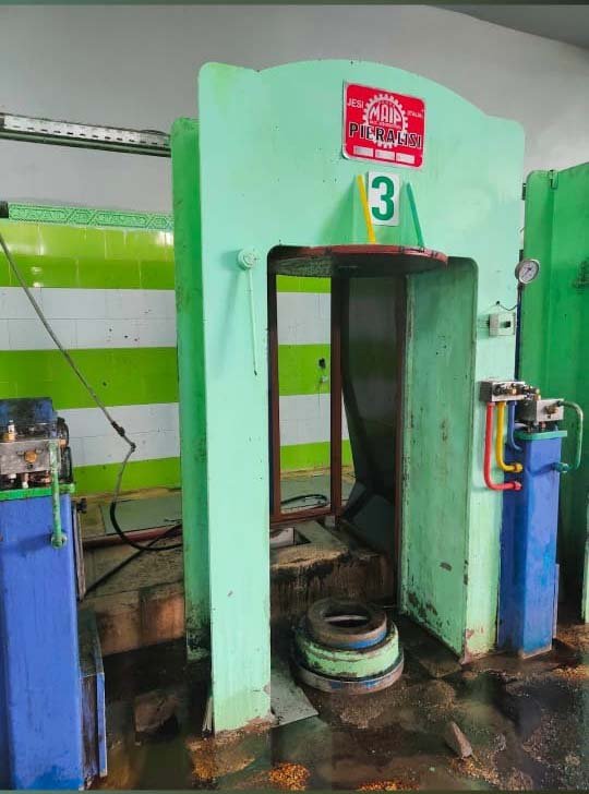 Machine de presse - Khayrat Zemrane